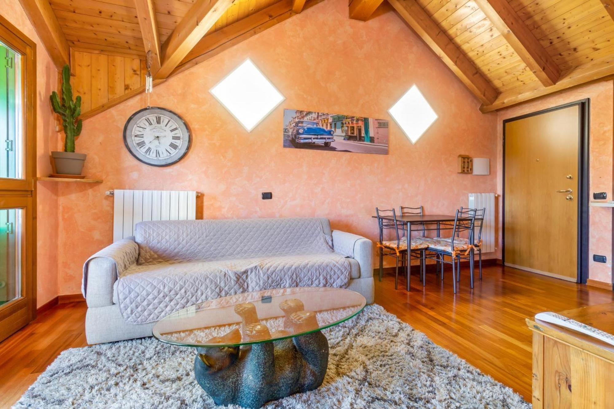 Lovely Orange House Viggiu Екстер'єр фото